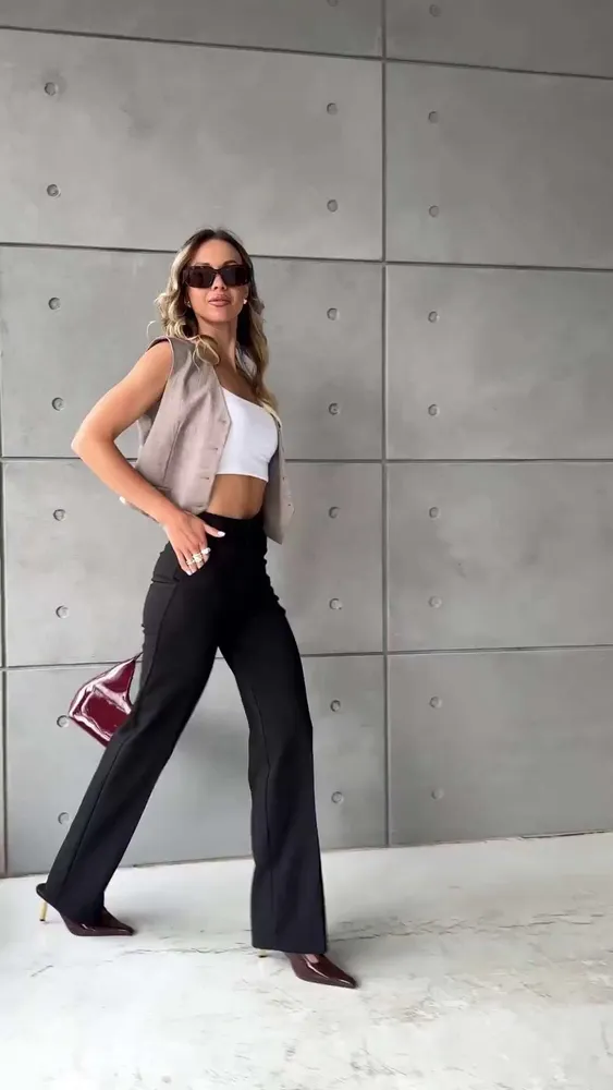 Брюки Женский The Twins Fashion со стрелками, прямые черный матовый, черный Поливискоза Офисный/школьный, размер 46, 48 Молния, Пуговицы прямой На любой сезон Пояс/ремень, рост 155-175 Россия Высокая