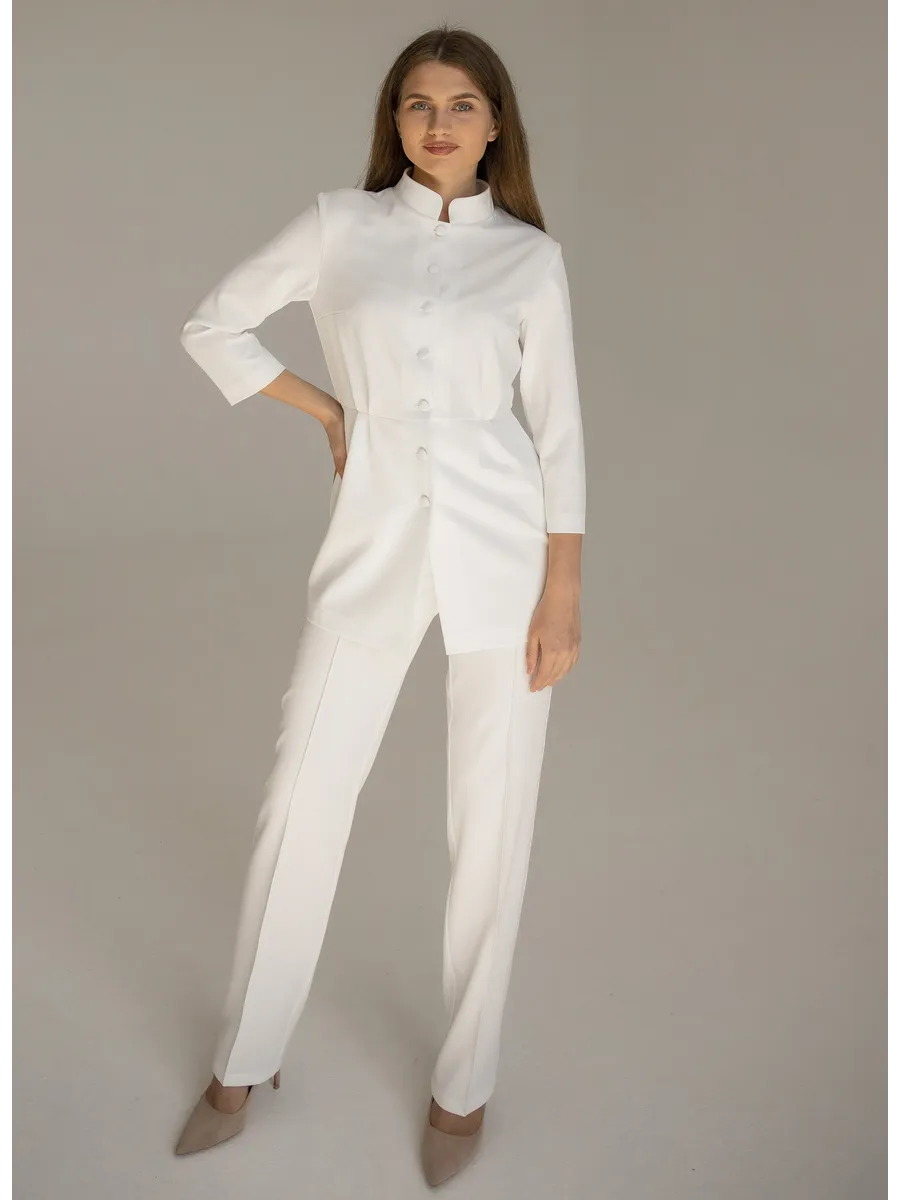 Медицинский костюм с брюками и жакетом
