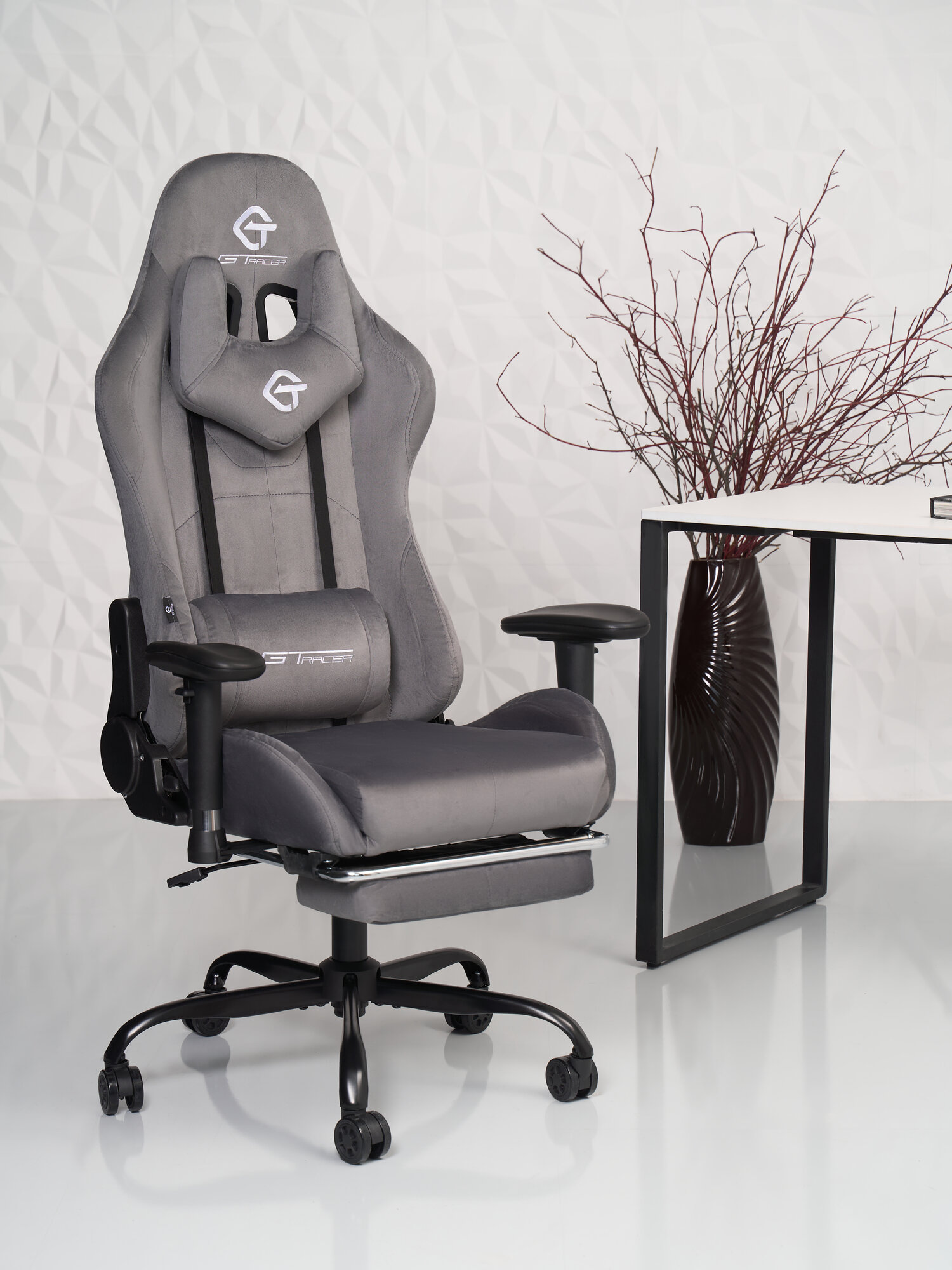 Игровое компьютерное кресло  G T  Racer 305 F цвет серый.  Подножка в комплекте.