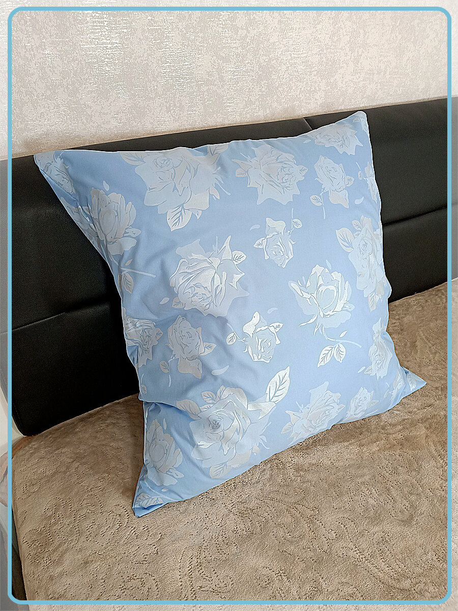 Наперник на молнии Розы голубые с кантом 50х70